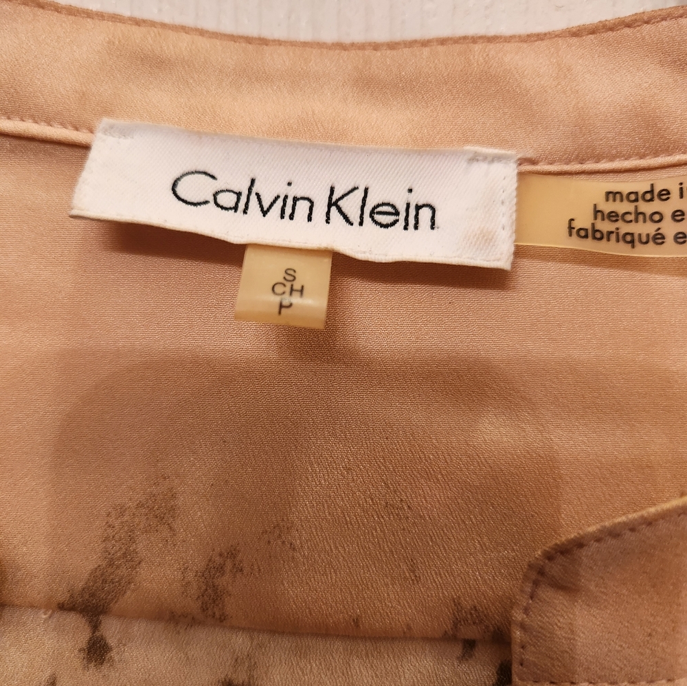 Calvin Klein - Picture 2 of 6